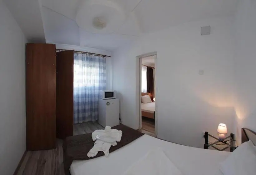Chambre Triple Standard, Panos