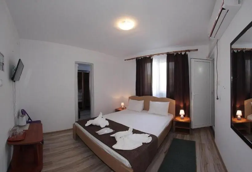 Chambre Triple Standard, Panos