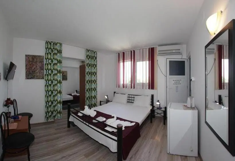 Chambre Triple Standard, Panos