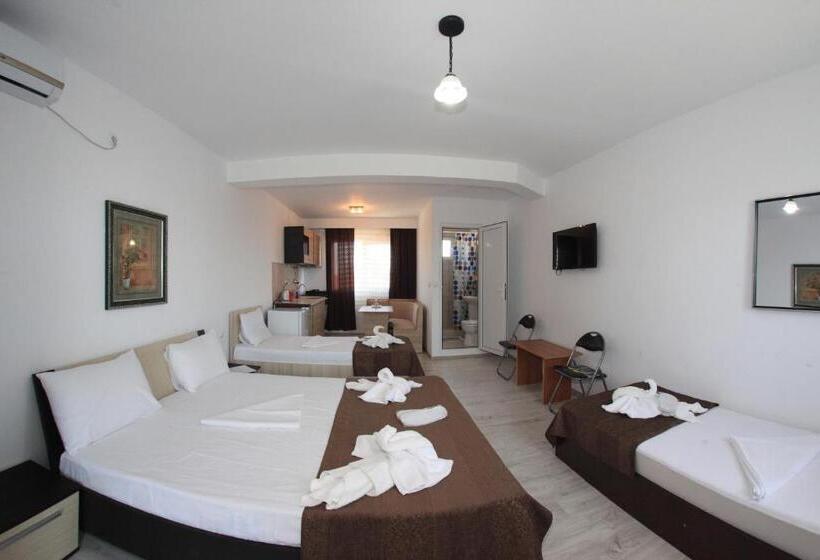 إستديو عائلى, Panos