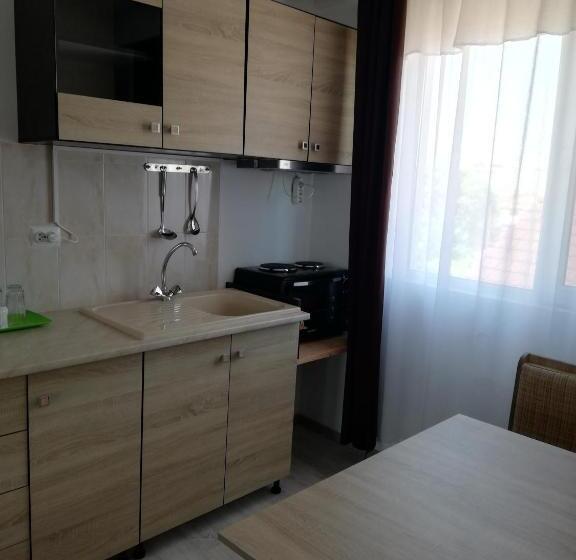 غرفة قياسية مزوَّدة بشُرفة, Panos