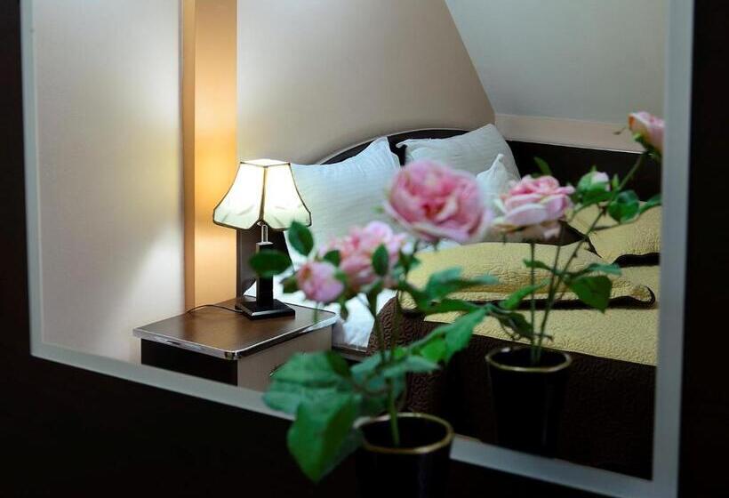 سوئیت 2 خوابه, Pension Casa Vero