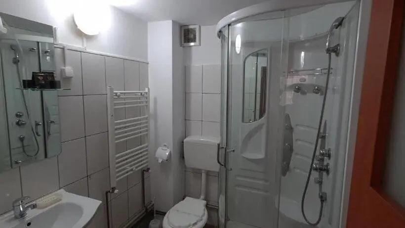 اتاق استاندارد, Pensiunea Aurora Hostel Voineasa