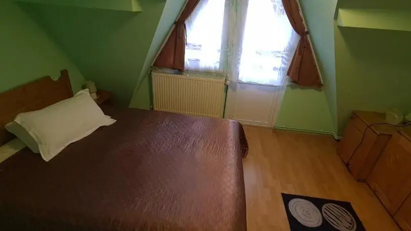 اتاق پنت هاوس, Pensiunea Aurora Hostel Voineasa
