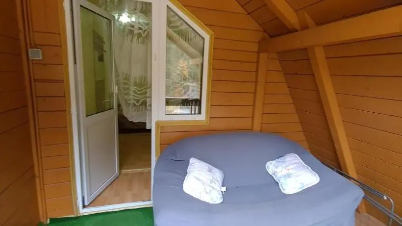 اتاق پنت هاوس, Pensiunea Aurora Hostel Voineasa