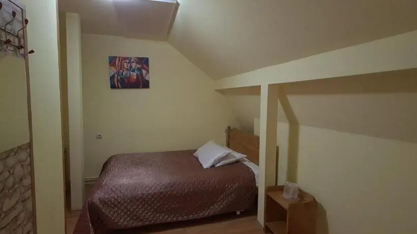 اتاق پنت هاوس, Pensiunea Aurora Hostel Voineasa