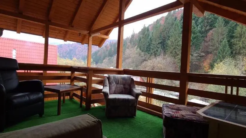 آپارتمان سوپریور 1 خوابه, Pensiunea Aurora Hostel Voineasa