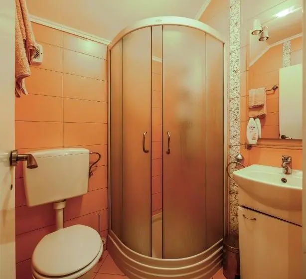 コンフォートルーム, Guest House Slavica