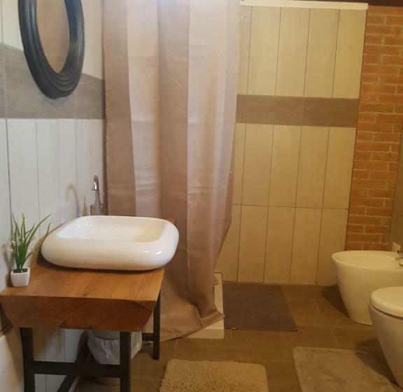 חדר סטנדרט לשלושה, Al Fienile