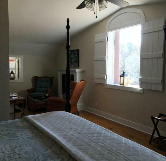 带大床的豪华间, Canemount Plantation Inn