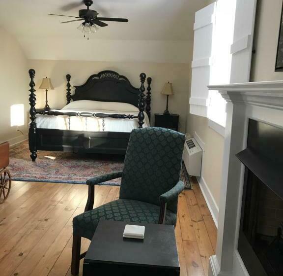 带大床的豪华间, Canemount Plantation Inn