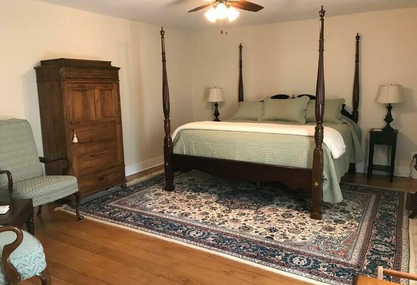 带大床的豪华间, Canemount Plantation Inn