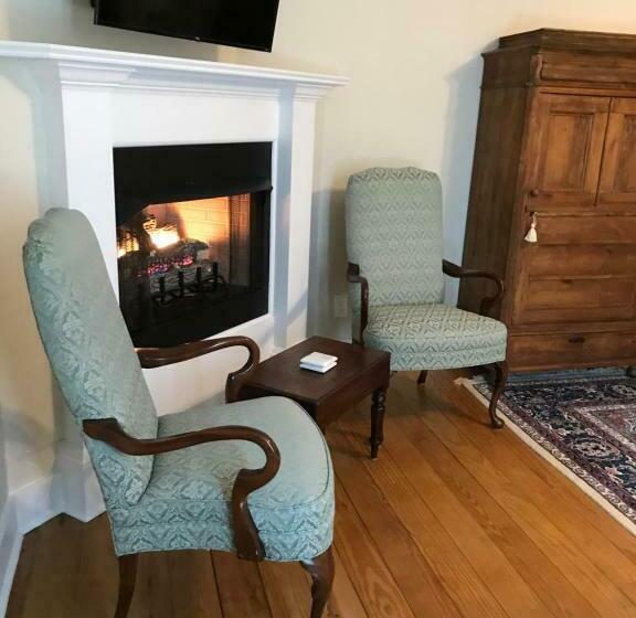 带大床的豪华间, Canemount Plantation Inn