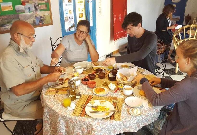 اتاق استاندارد سه نفره, Auberge Ibrahim