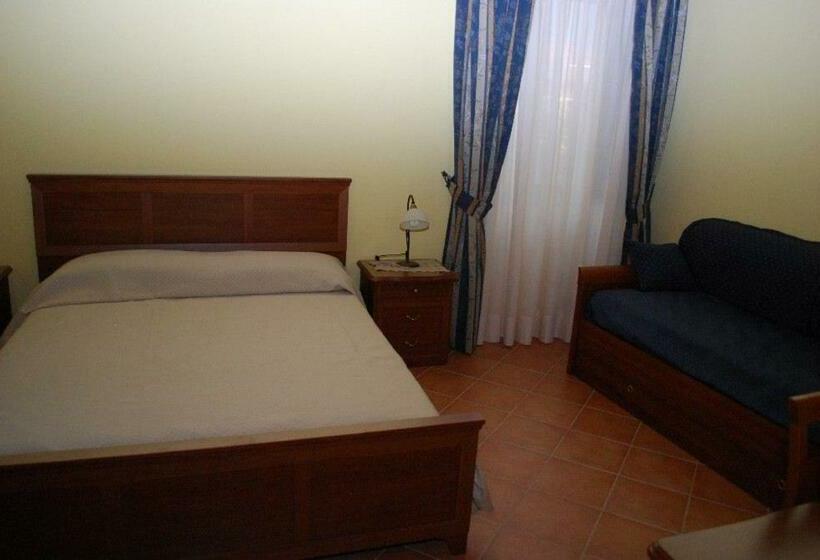 标准间, Conte Spencer