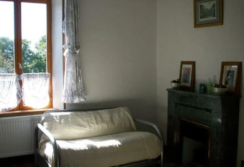 スタンダードトリプルルーム, La Châtaigne Dorée
