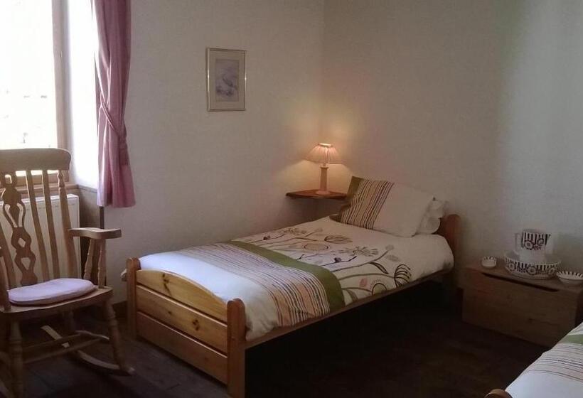 جناح عائلي, La Châtaigne Dorée