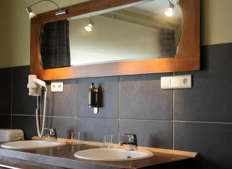 Camera Deluxe, Het Pachthof