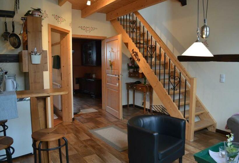 شقة غرفة واحدة, Land & Stil