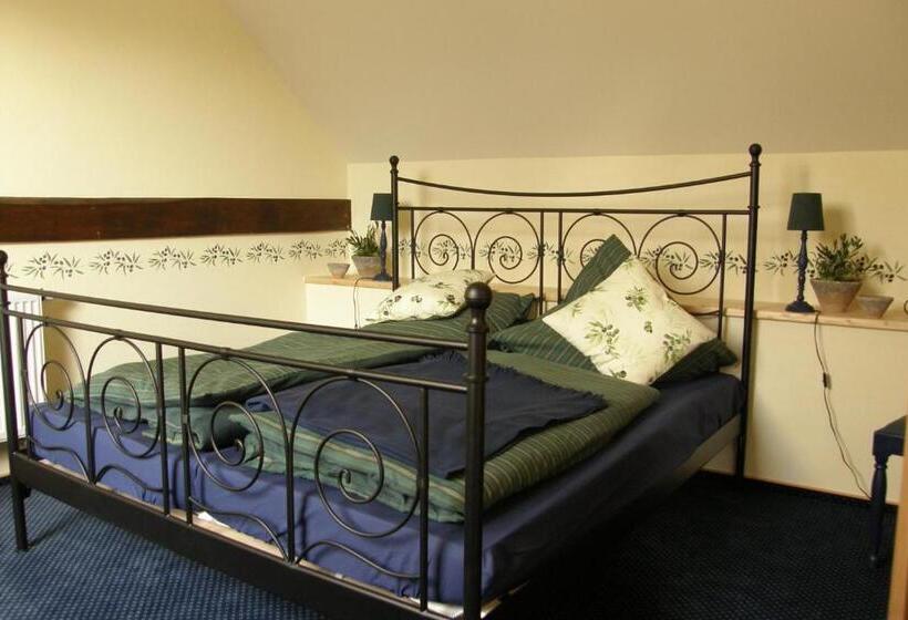 شقة غرفة واحدة, Land & Stil