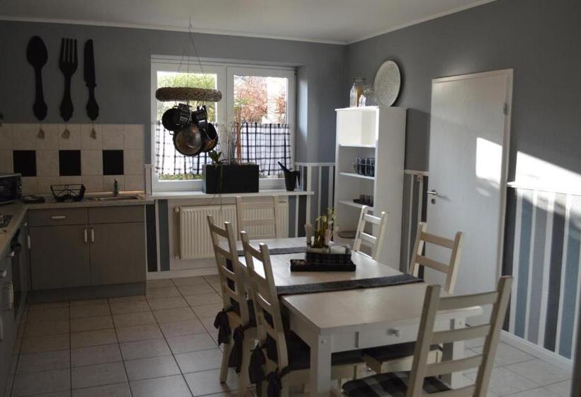 غرفة ديلوكس, Land & Stil