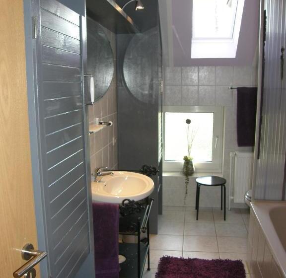 جناح عائلي, Land & Stil