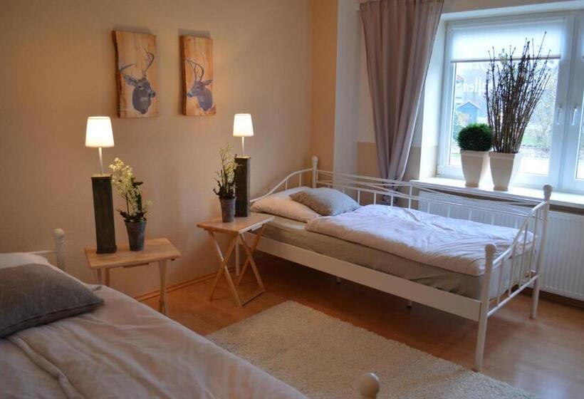 جناح عائلي, Land & Stil