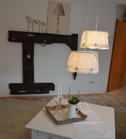 جناح عائلي, Land & Stil