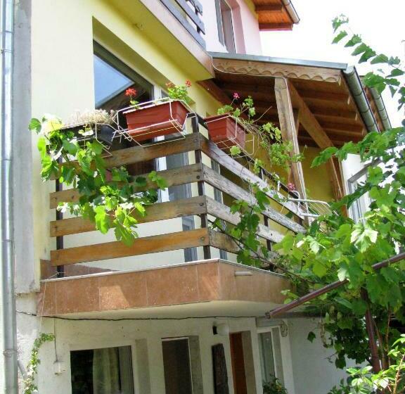 غرفة قياسية مزوَّدة بشُرفة, Guest House Familia