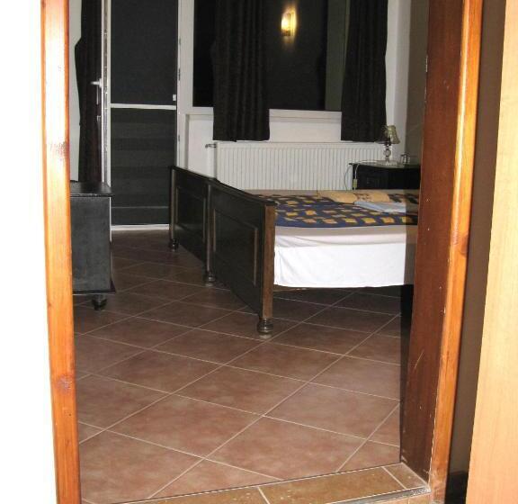 غرفة قياسية مطلّة علي الحديقة, Guest House Familia