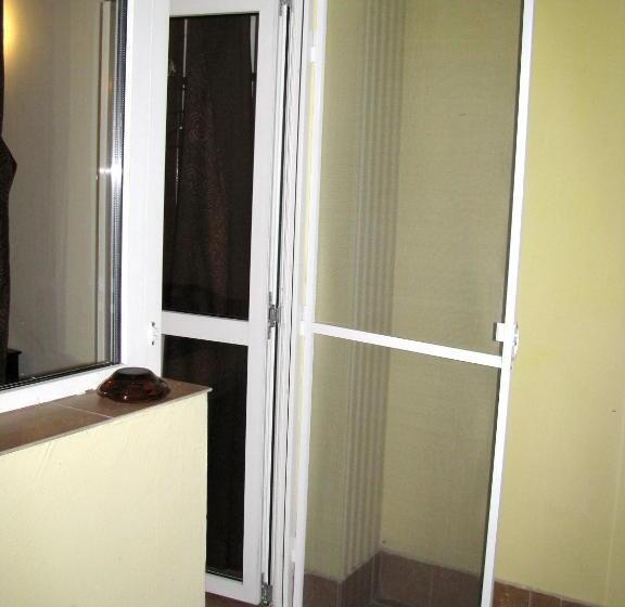 غرفة قياسية مطلّة علي الحديقة, Guest House Familia