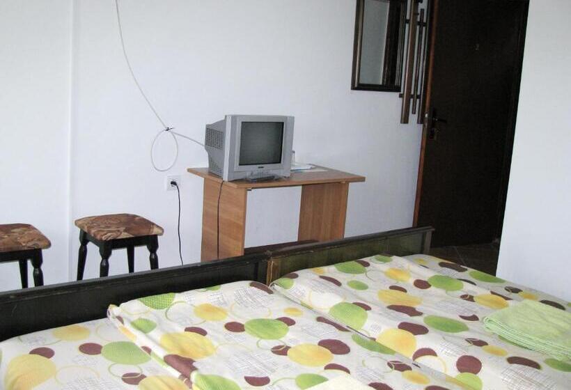Номер Стандарт с Балконом, Guest House Familia