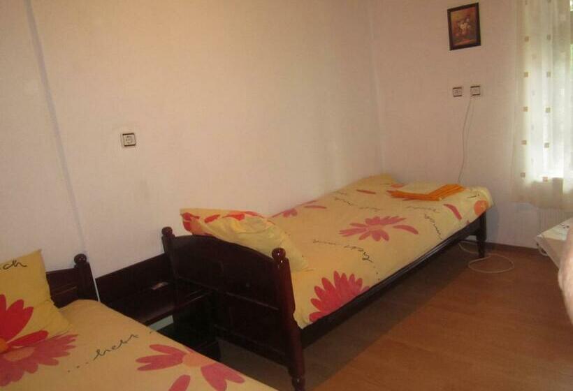 ガーデンビュースタンダードルーム, Guest House Popov