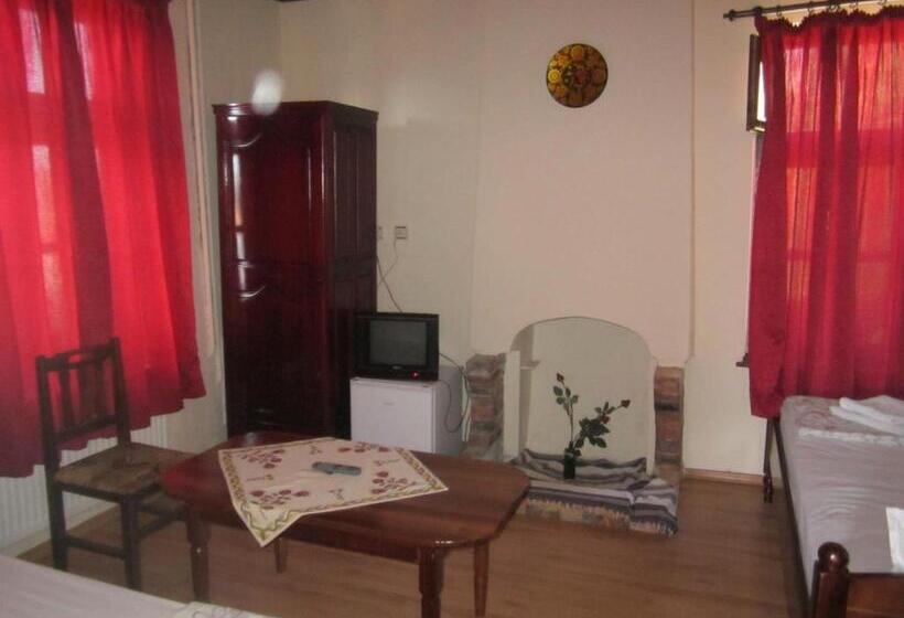 山の見えるジュニアスイート, Guest House Popov