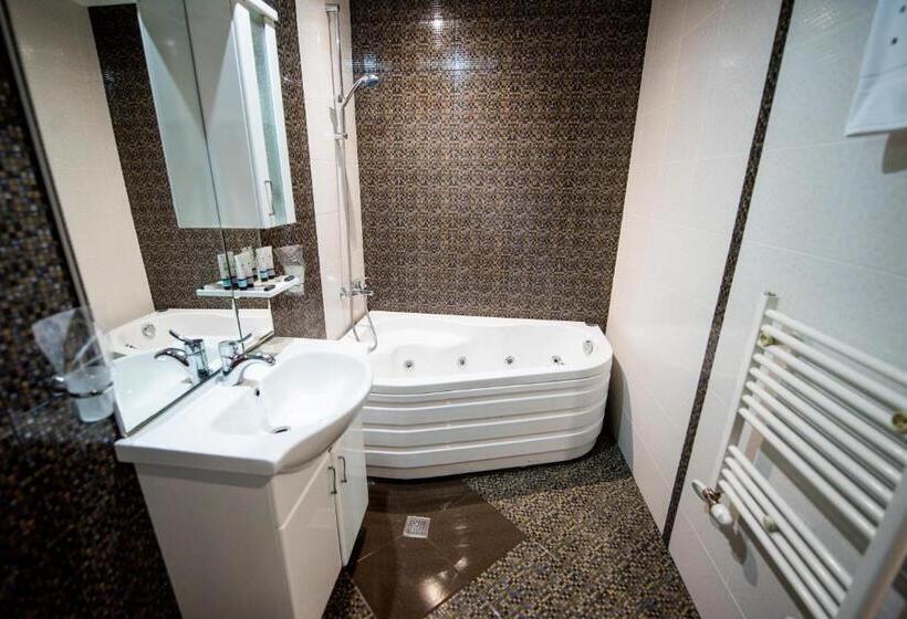 디럭스 스튜디오, Rhodopes Legends