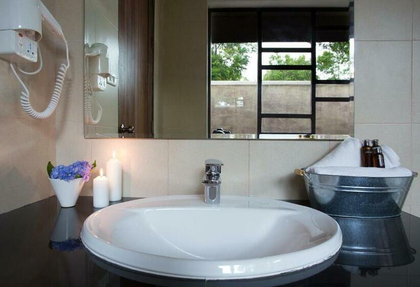 חדר משפחתי דלוקס, Sabaidee Valley