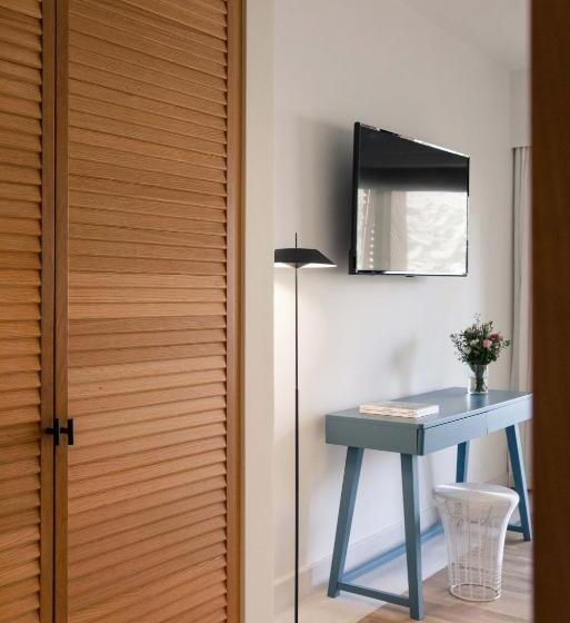 Quarto Estandar, Phāea Blue