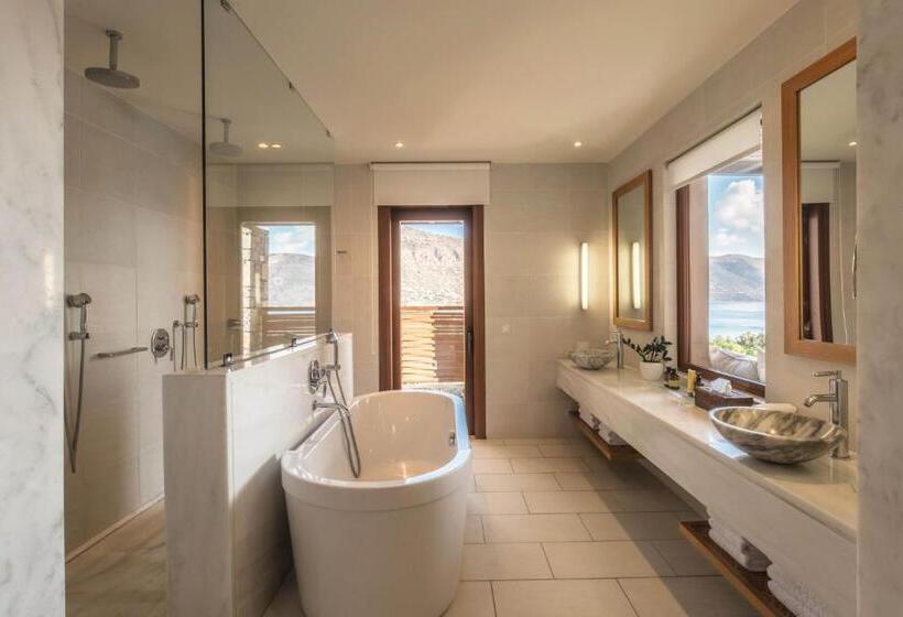 オーシャンビュースイート, Phāea Blue