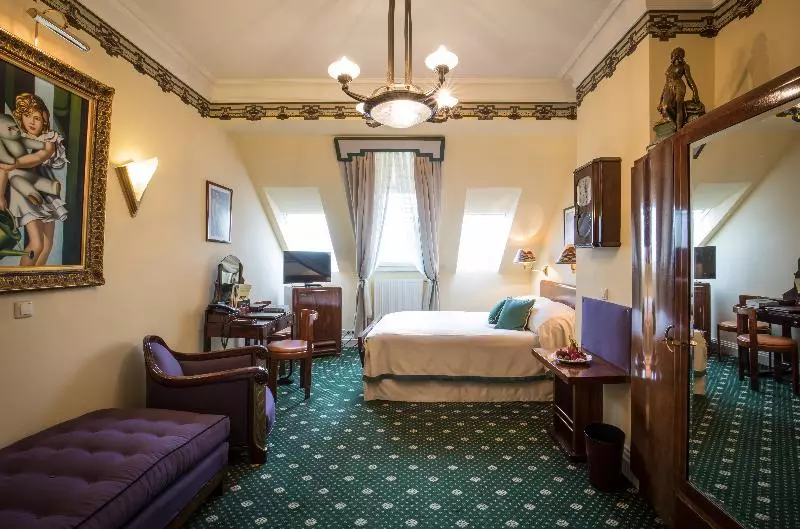 اتاق استاندارد یک نفره, Belle Epoque