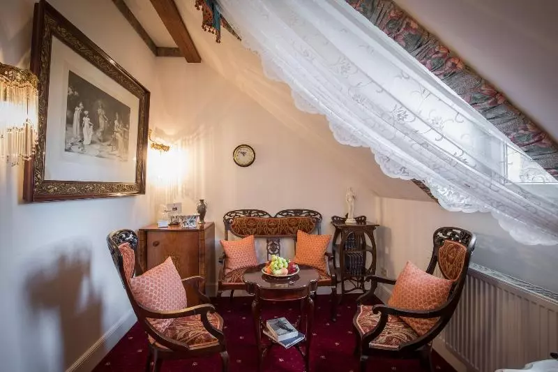 اتاق لوکس, Belle Epoque