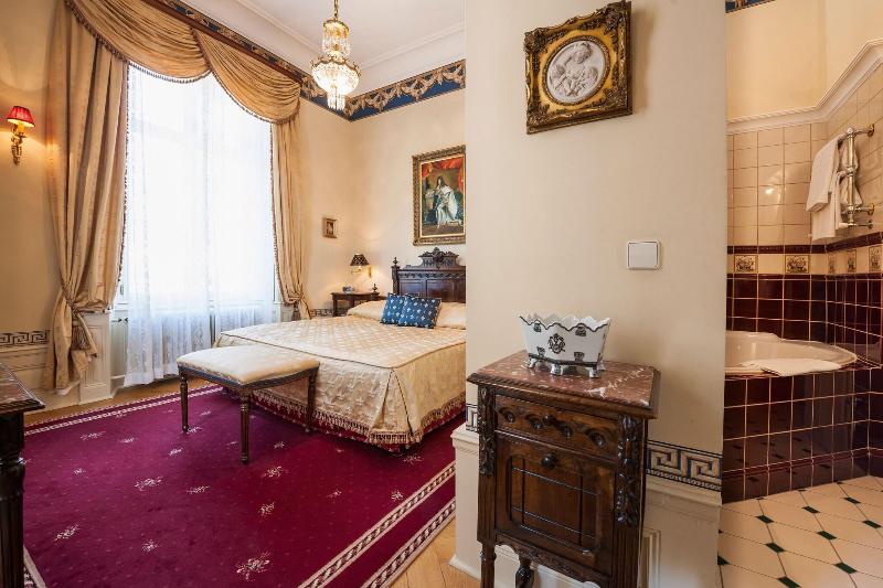 小型套房, Belle Epoque