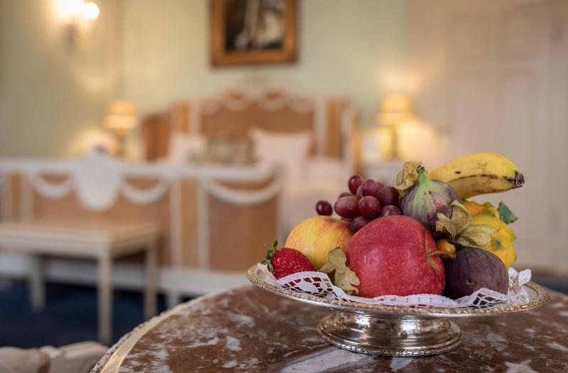 小型套房, Belle Epoque