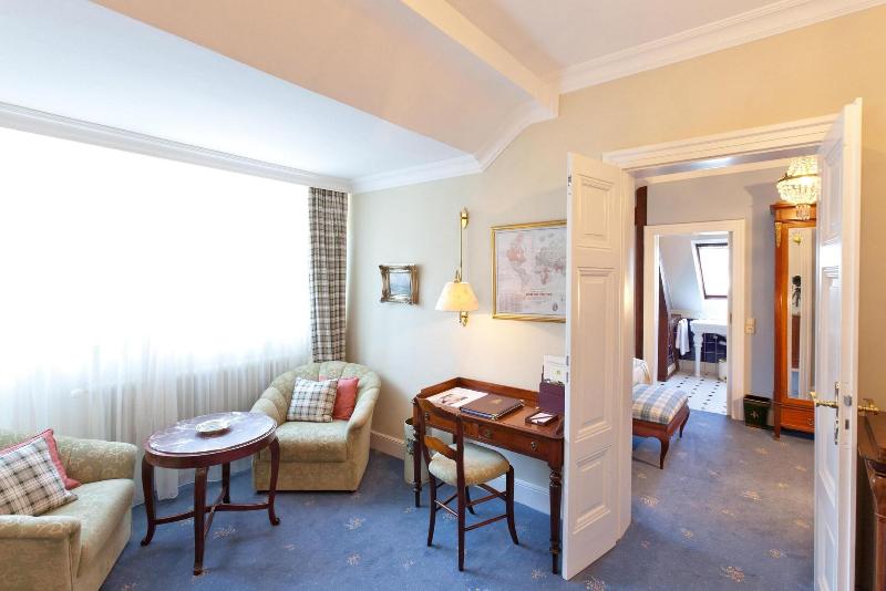 小型套房, Belle Epoque