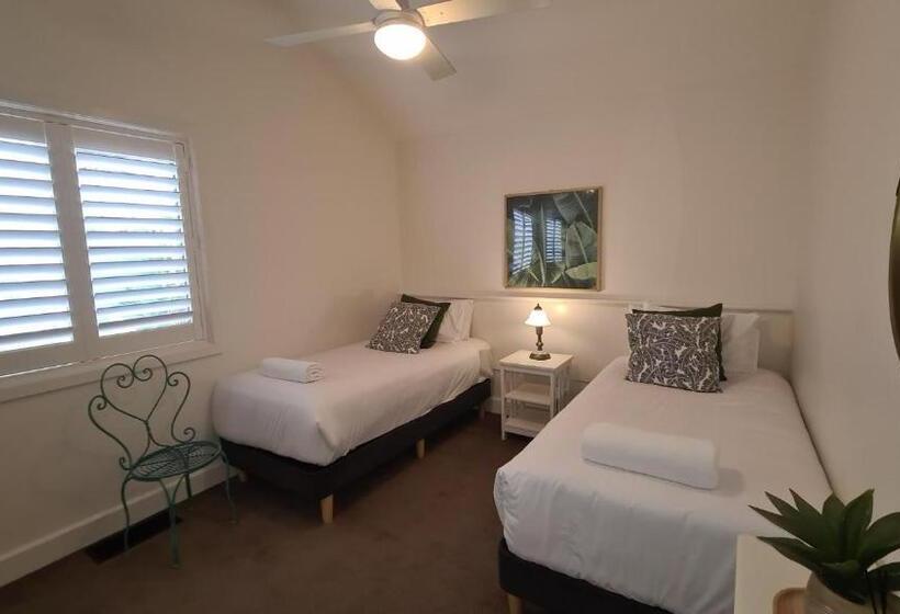 ویلای 1 خوابه, Stay At Raffertys Resort