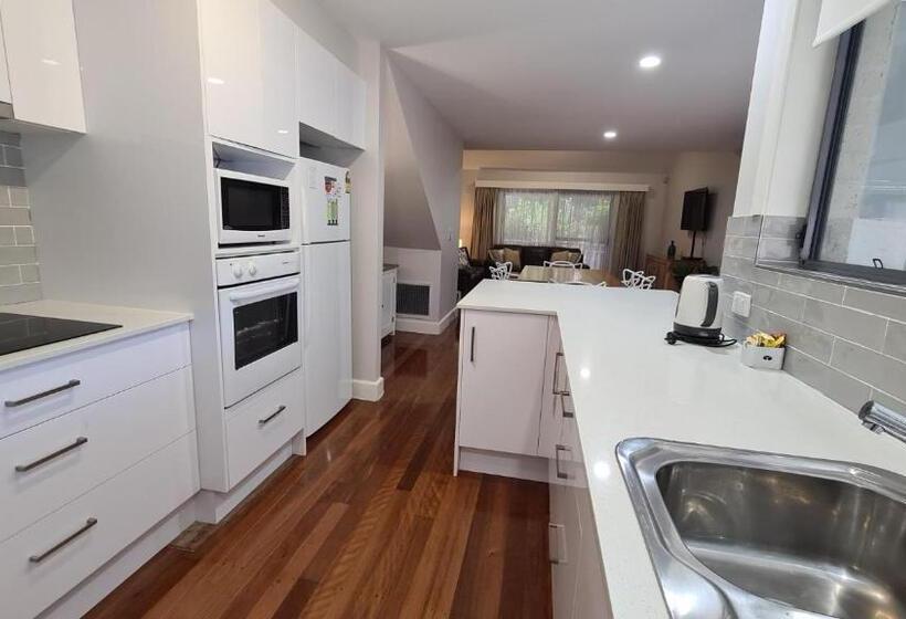 ویلای 1 خوابه, Stay At Raffertys Resort