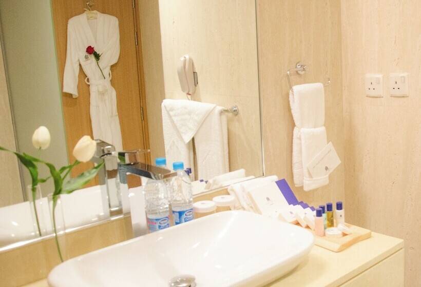 سوییت جونیور, Dammam Palace