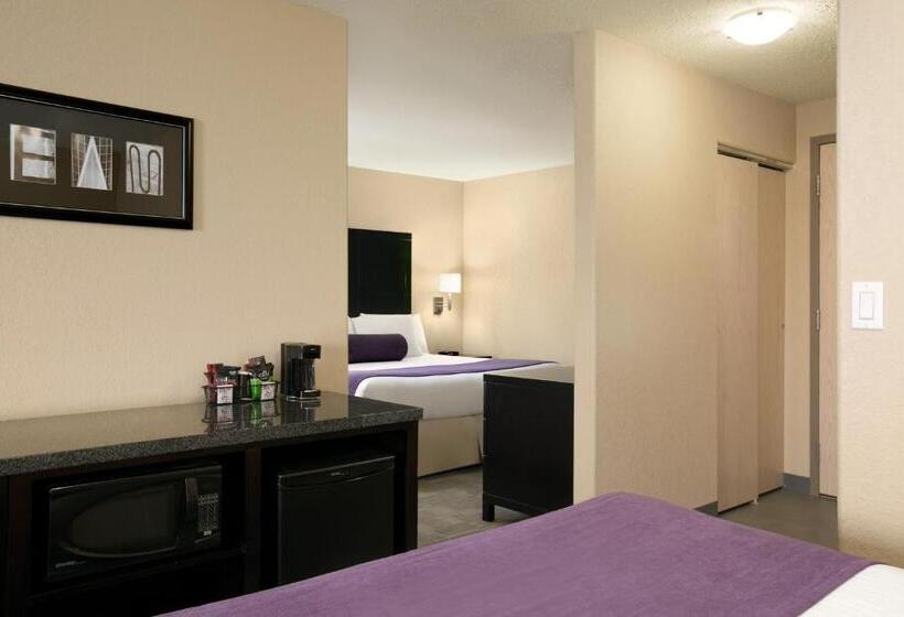 Family Suite, Days Inn By Wyndham Regina