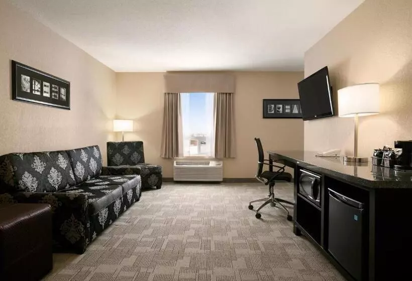 سوییت سوپریور, Days Inn By Wyndham Regina
