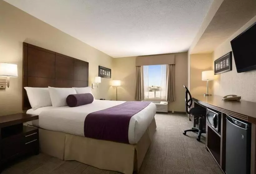 سوییت سوپریور, Days Inn By Wyndham Regina