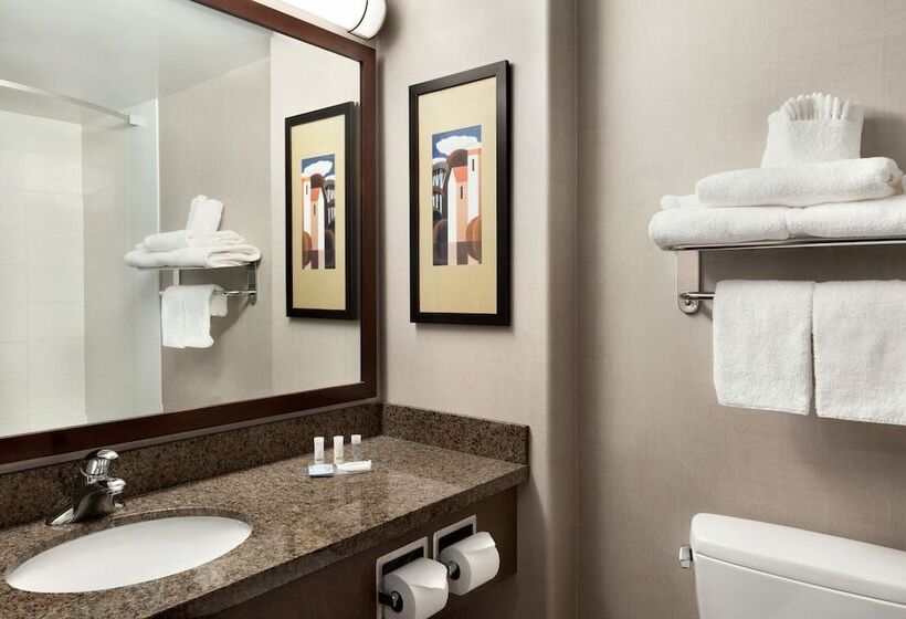 Family Suite, Days Inn By Wyndham Regina